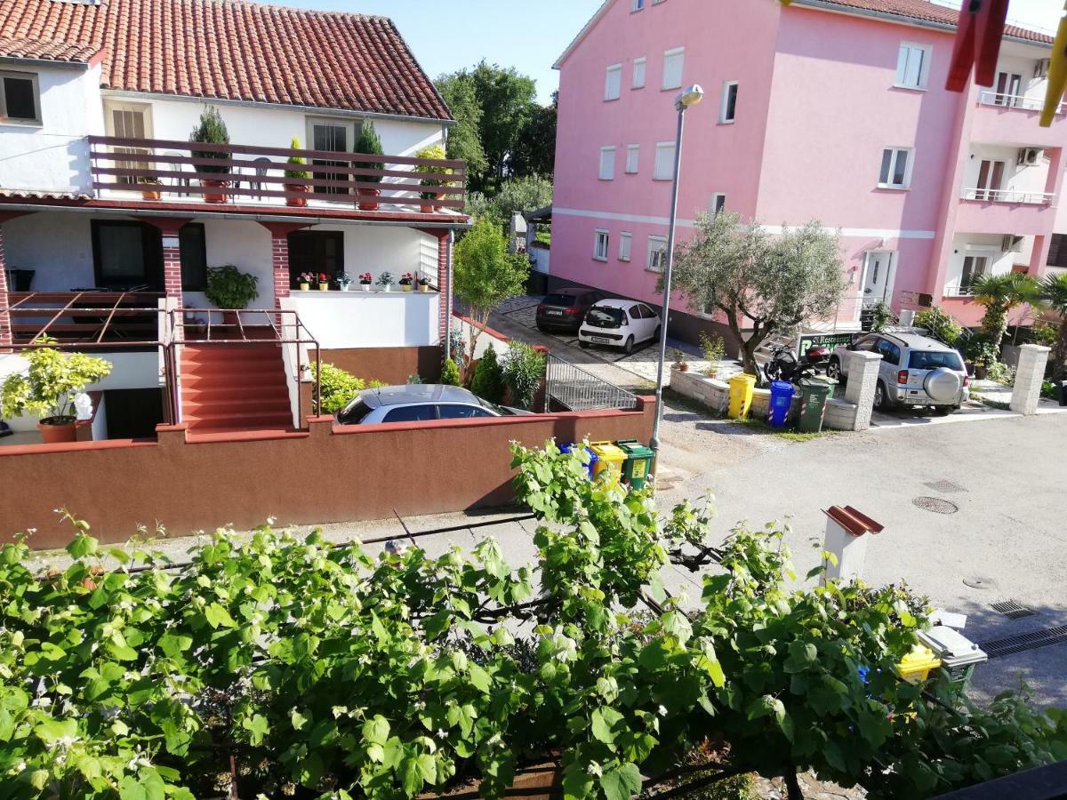 Family Apartman Luka Apartment Rovinj Exterior photo